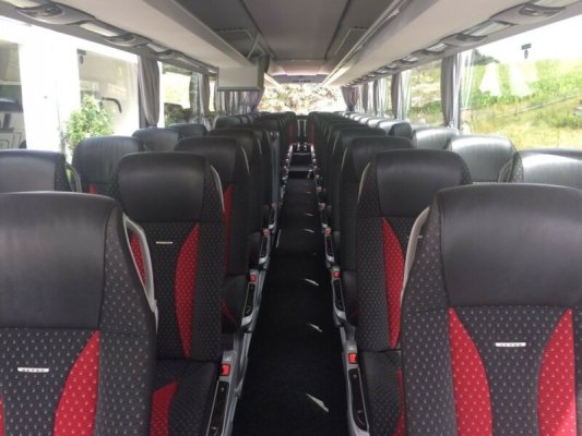 Wynajem autokarów w Krakowie jako przystępna opcja transportowa