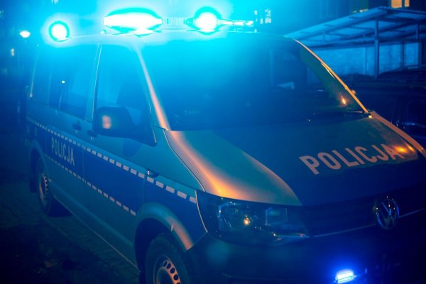 Podwójny areszt za rozbój! Bili i grozili stłuczoną butelką