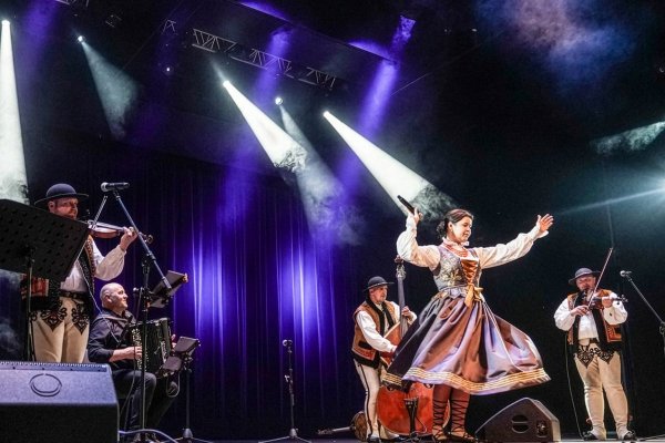 43. Wieczór z Kulturą – Hanka Rybka z Zespołem