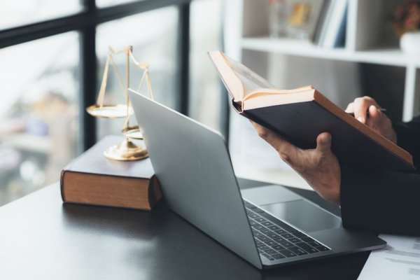 Rola kancelarii prawnej w negocjacjach biznesowych
