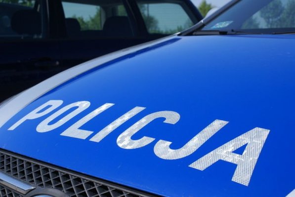 Zatrzymali poszukiwanego 33-latka. W samochodzie miał narkotyki