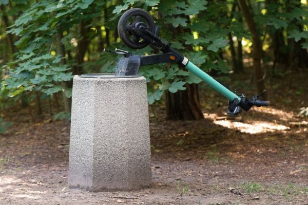 Jechał slalolem po ulicy. Miał 2 promile