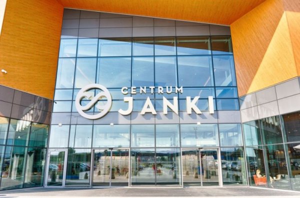Większość sklepów w Centrum Janki ponownie otwartych 