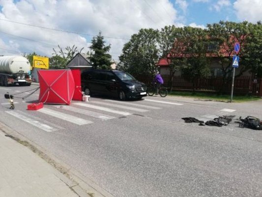 Tragiczny wypadek w Chynowie. Nie żyje rowerzysta