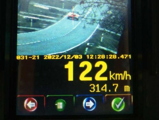Jechał 72 km/h za szybko. Stracił prawo jazdy i zapłaci 1500 zł mandatu