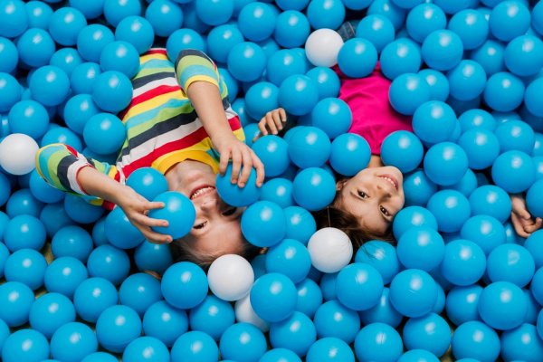 Jak wybrać najlepszą salę zabaw na Mokotowie — poradnik dla rodziców