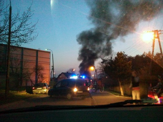 Głuchów. Auto niczym pochodnia