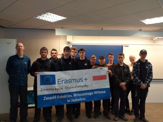 Uczniowie i Nauczyciele Zespołu Szkół w Jasieńcu na Erasmus+