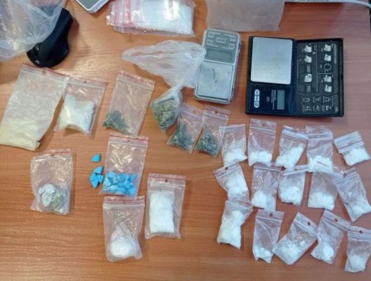 W mieszkaniu policjanci znaleźli blisko 110 gramów narkotyków