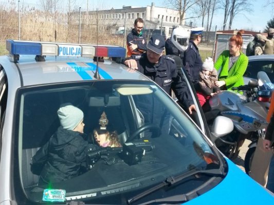 Policjanci zaprezentowali sprzęt służbowy