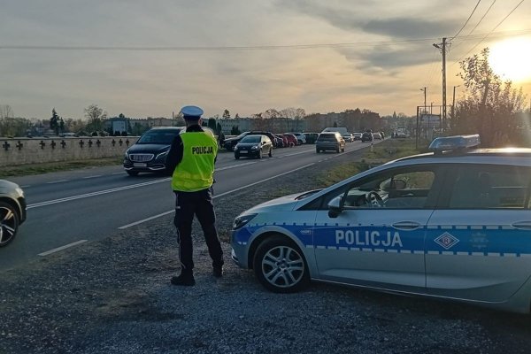 Akcja Znicz 2025 w powiecie grójeckim: jeden wypadek i dwanaście kolizji
