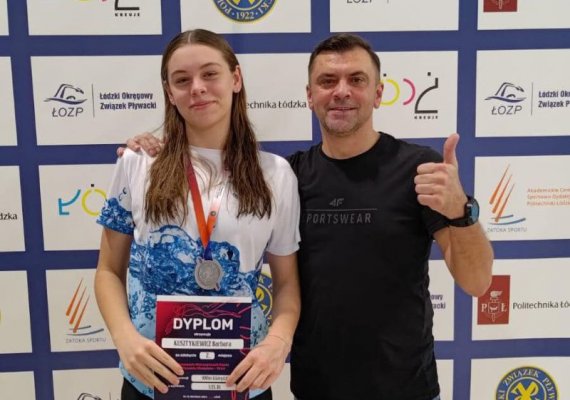 Duży sukces młodej pływaczki z Grójca! Zdobyła srebrny medal na Mistrzostwach Polski