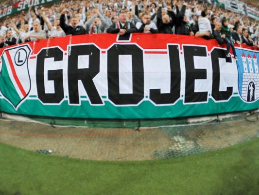 Flaga GRÓJEC na Legii
