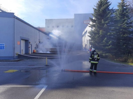 Obłok chmury amoniakalnej w browarze? Spokojnie, to tylko ćwiczenia