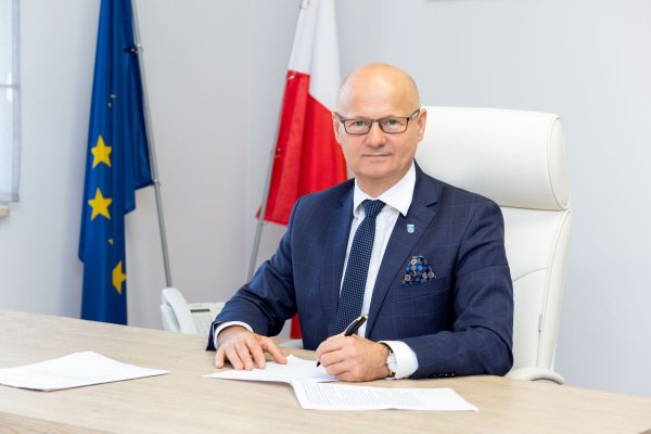 Burmistrz Grójca wyróżni uczniów z wysoką średnią ocen. Dostaną nawet 2000 zł