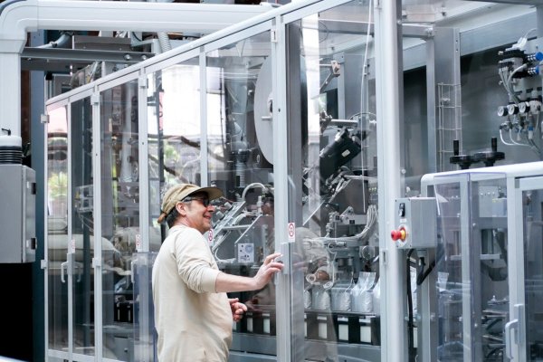 Jak automatyzacja rewolucjonizuje efektywność energetyczną i oszczędność surowców?