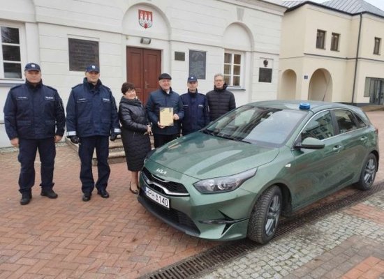 Nowy radiowóz dla wareckich policjantów