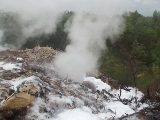 Pożar w Grudzkowoli. Ogień się rozprzestrzenia
