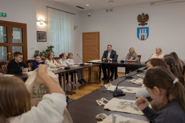 Uczniowie PSP nr 2 w Grójcu poznawali tajniki lokalnego samorządu