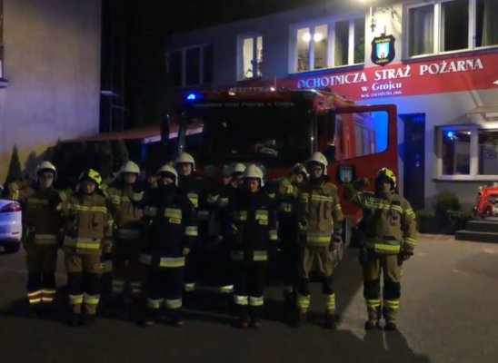 Tragedia w Czernikowie. Strażacy z Grójca i okolic oddali hołd (VIDEO)