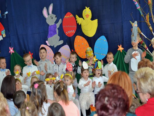 Są takie święta co budzą życie , co budzą czas…