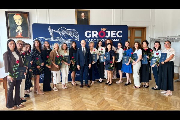 19 nowych nauczycieli mianowanych w placówkach oświatowych gminy Grójec
