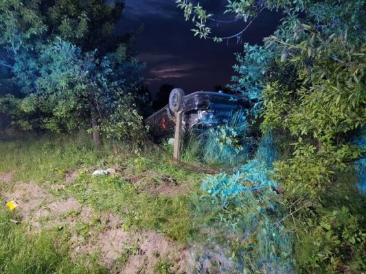 Dachowanie na DK50 pod Grójcem. Jedna osoba trafiła do szpitala