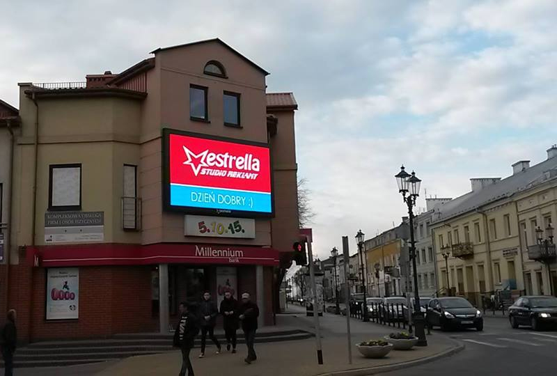 Klient ma możliwość wyboru terminu, czasu i częstotliwości emisji spotów.