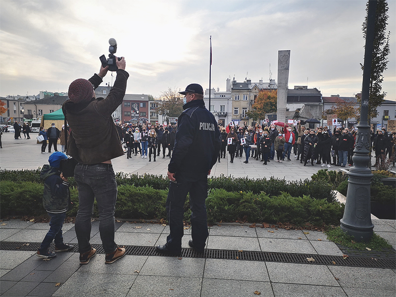 Manifestacja przeciwko wyrokowi TK (fot. Mateusz Adamski)