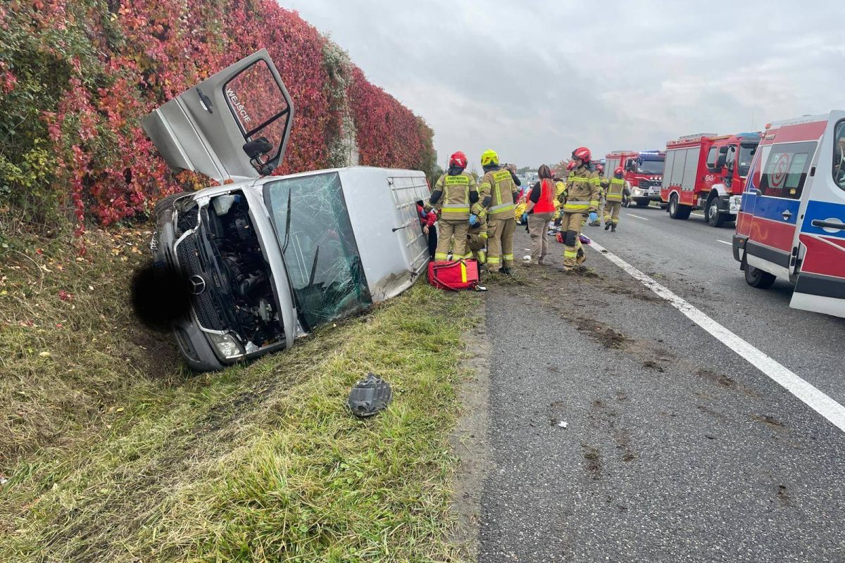Do wypadku doszło na 412 kilometrze trasy S7 (fot. OSP Kośmin)