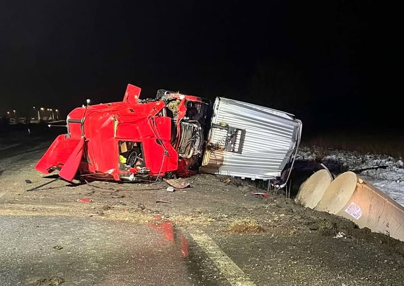 Wypadek w Słomczynie pod Grójcem (fot. OSP Grójec)