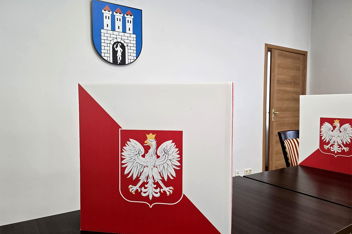 Lokal wyborczy w grójeckim ratuszu (fot. M.Adamski, Grojec24.net)