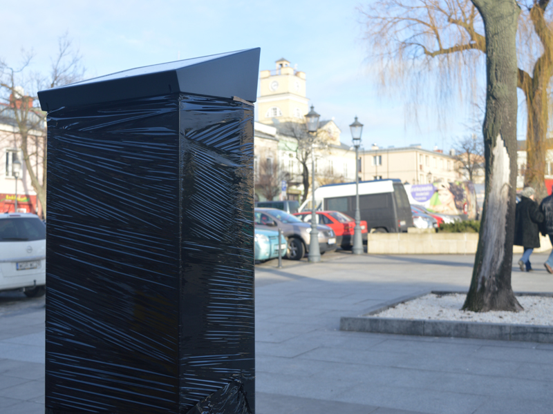 Parkometry na Placu Wolności obecnie są zakryte (fot. J. Adamska)