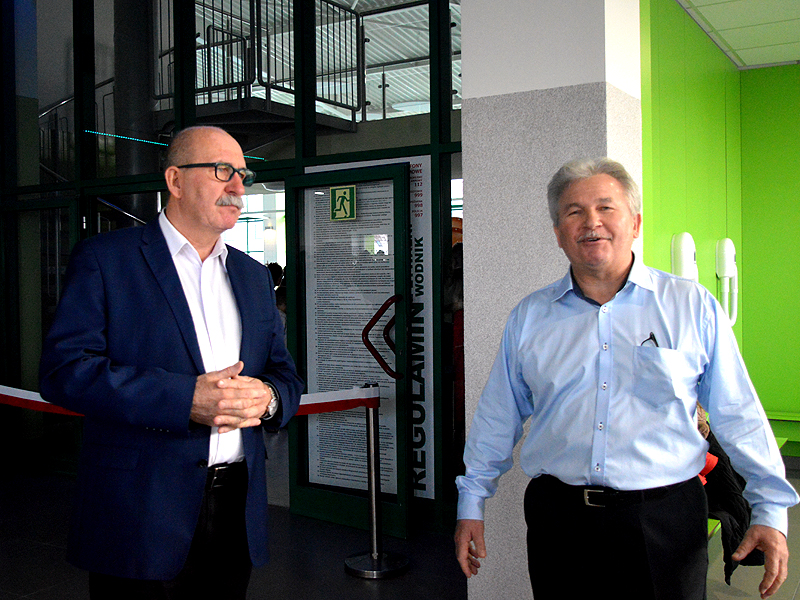Burmistrz Jacek Stolarski i dyrektor GOS Jerzy Bińkiewicz (fot. Mateusz Adamski)