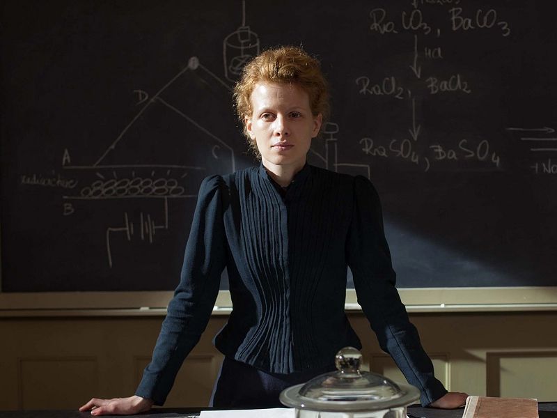 Kadr z filmu Maria Skłodowska-Curie